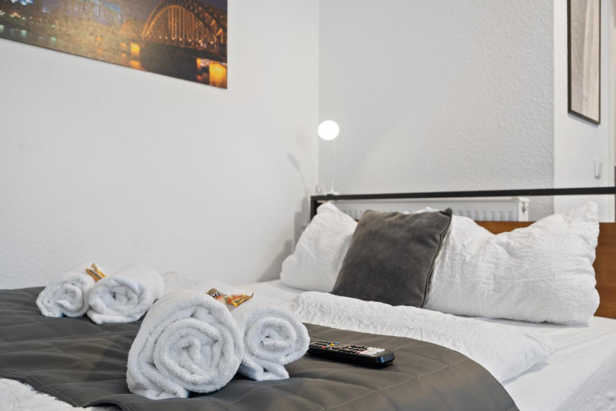 Modernes Apartement Am Rhein In Ruhiger Lage Colonia Esterno foto