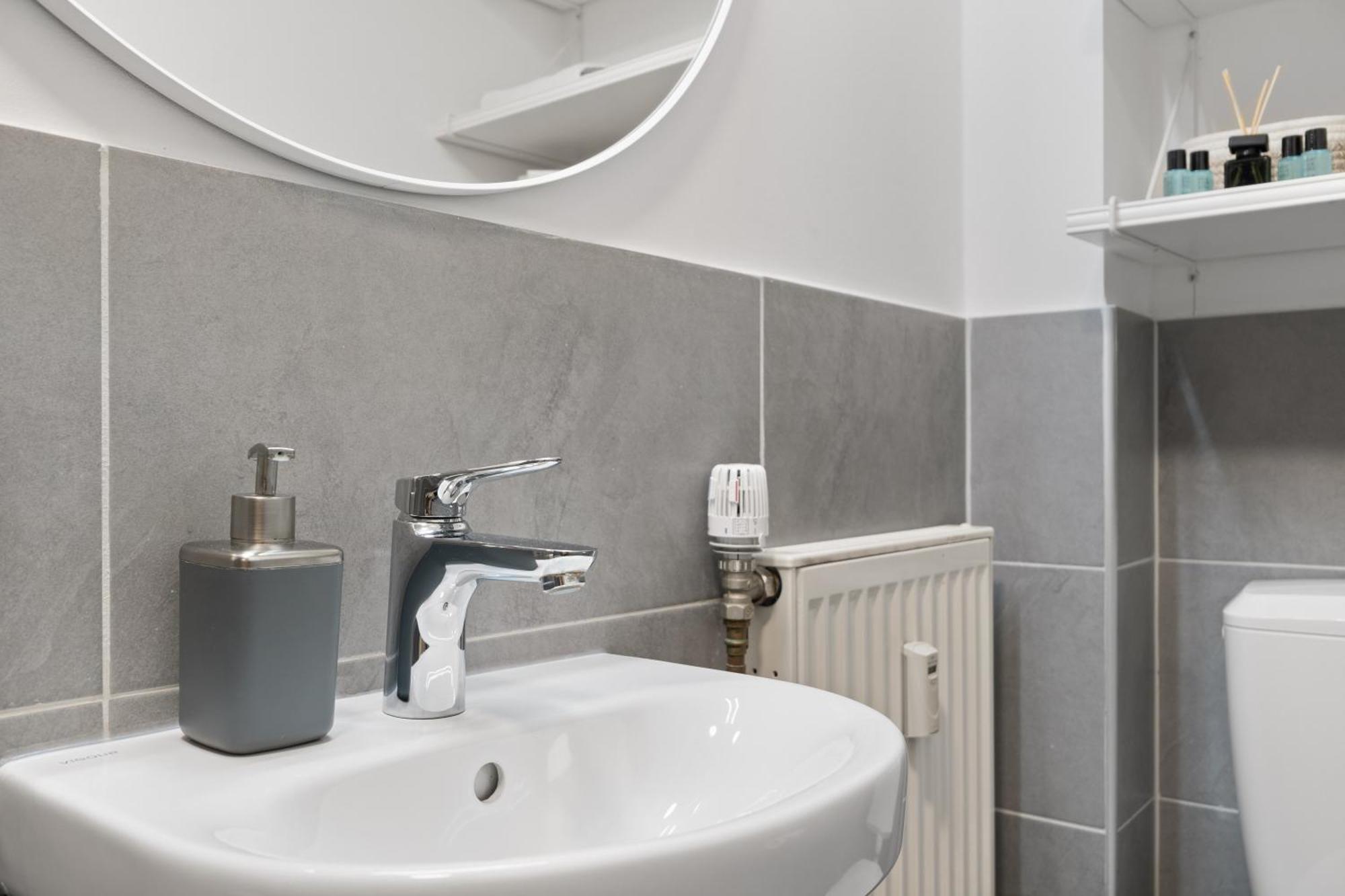 Modernes Apartement Am Rhein In Ruhiger Lage Colonia Esterno foto
